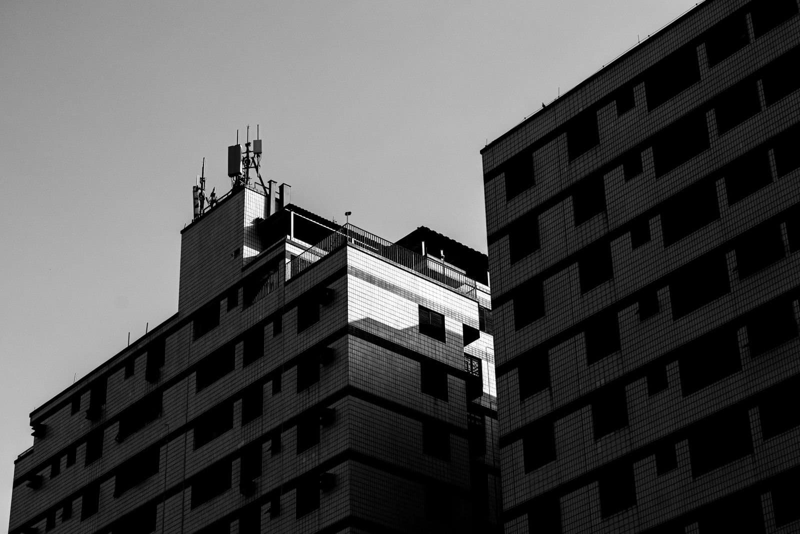 Architecture contemporaine et lignes d’un bâtiment